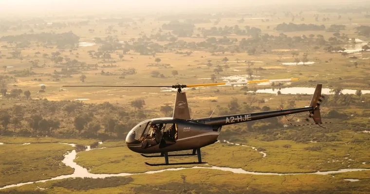 Maun: 45 Minute Doors-Off Scenic Flight
